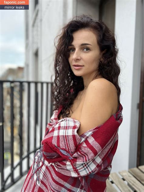 ⋆ 𝒦𝒶𝓉𝑒 𝓇𝒾𝒸𝒽 ⋆ (@kate.